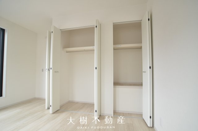 【洋室】 | 海老名市柏ケ谷4丁目  新築戸建て　全１棟【仲介手数料無料】 | 2階　洋室1（7.0帖）クローゼット
