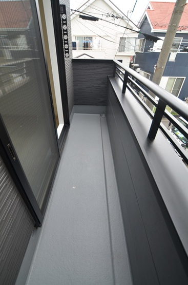 【バルコニー】 | 海老名市柏ケ谷4丁目  新築戸建て　全１棟【仲介手数料無料】