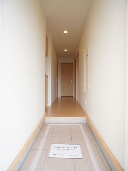 【玄関】 | ヴィコロ弐番館 | 1階玄関！たくさん収納できるシューズボックスが付いています♪