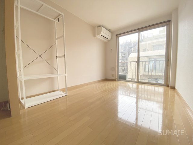 グランディオーソの居間・リビング|南向きのお部屋です！
