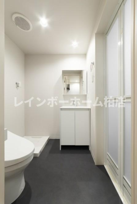 特典：仲介手数料が無料です!!の洗面所|ゆったりとスペースのある洗面所