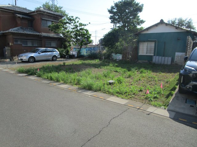 北本市下石戸下　売地の前面道路含む現地写真