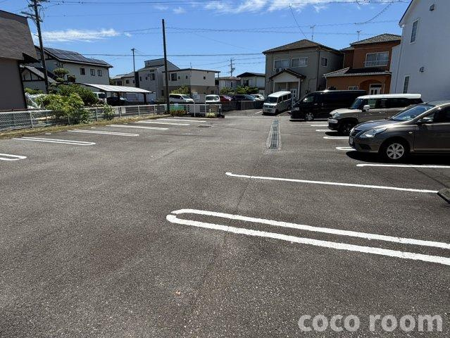 カーサメロディーＡの駐車場