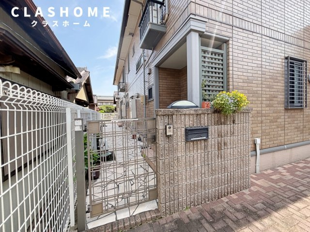 大府市半月町貸家   刈谷市近郊の賃貸はクラスホーム刈谷店のエントランス