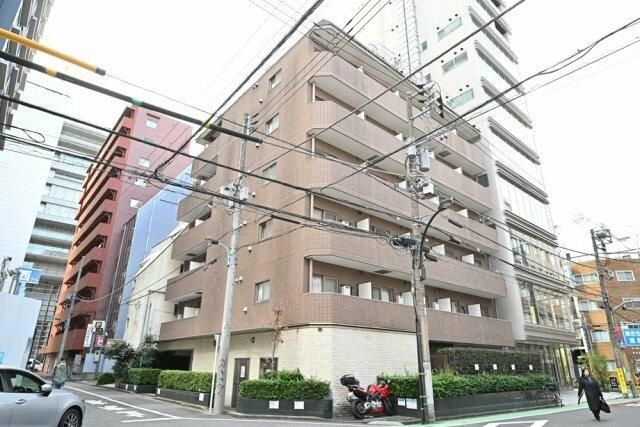 パレステュディオ新宿御苑前の外観