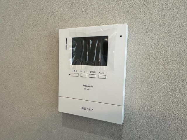 入間市東町7丁目中古戸建の防犯設備|見える安心を叶えるモニター付きインターフォン完備！操作が分かりやすいのも人気のポイント！
