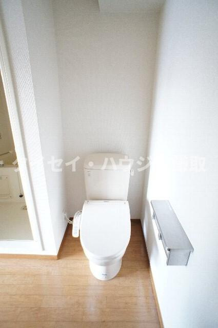 マリンパレス登戸のトイレ|同建物別部屋の写真になります。