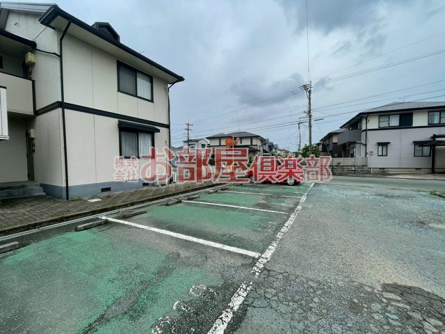 ベルナール津福の駐車場|駐車場があります