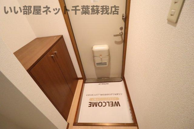 αNEXTおゆみ野第３弐番館の玄関|収納もある玄関です