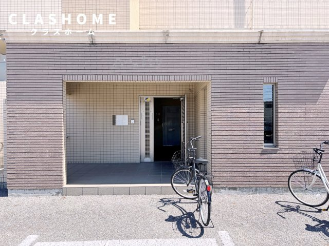 知立牛田エンブルコート　　刈谷市近郊の賃貸はクラスホーム刈谷店のエントランス