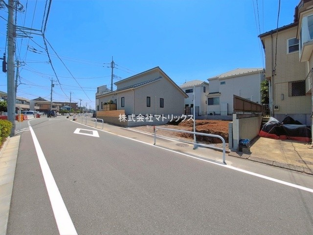 練馬区大泉町2丁目　耐震等級3　省エネ×大型住宅　限定1棟の前面道路含む現地写真