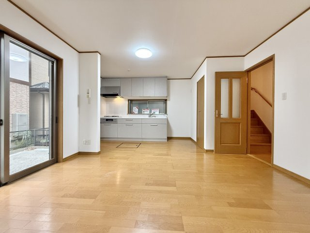 北区中味鋺3丁目戸建の居間・リビング