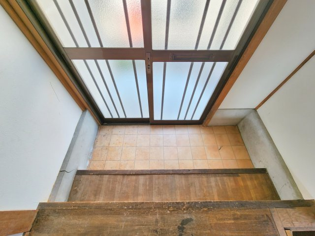 丸山住宅5号の玄関