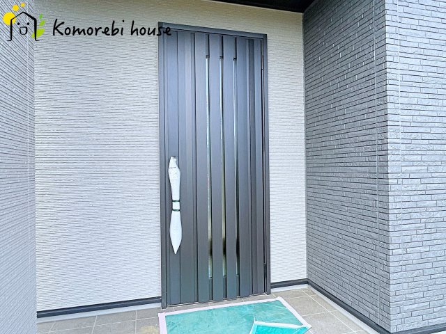 桶川市坂田西　新築一戸建て　タマタウン　02の玄関|26.8.8撮影済み