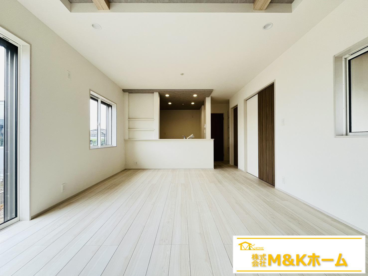 知多市寺本新町2丁目　全1棟の居間・リビング|LDK16.75帖　24時間換気システム搭載♪