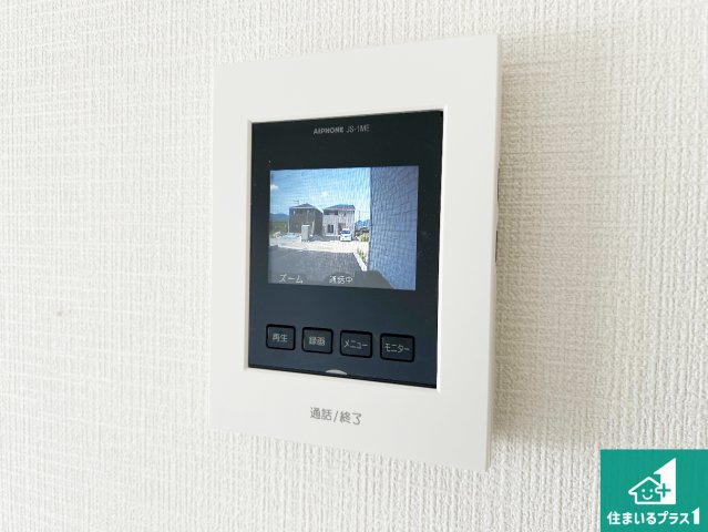 ●大和高田市市場　第13期　新築一戸建ての防犯設備|カラーモニターインターホン！声だけでなく来訪者の姿や顔がモニターで確認できるので、小さなお子様がいらっしゃるご家庭でも安心できます！
