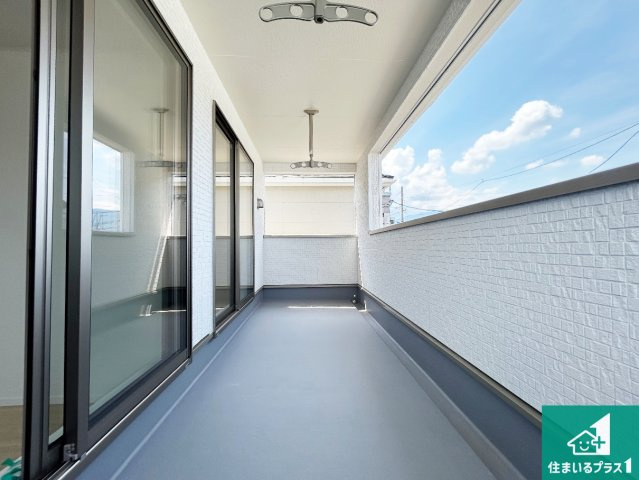 ●大和高田市市場　第13期　新築一戸建てのバルコニー|急な雨でも安心のインナーバルコニー！