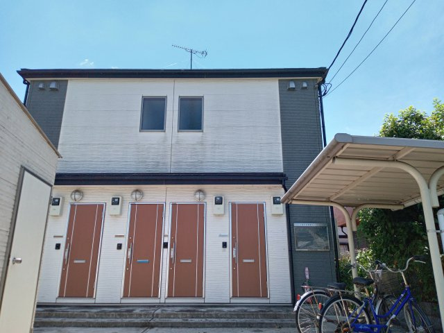 アムールＩＺＵＭＩ　Ｂ棟の外観
