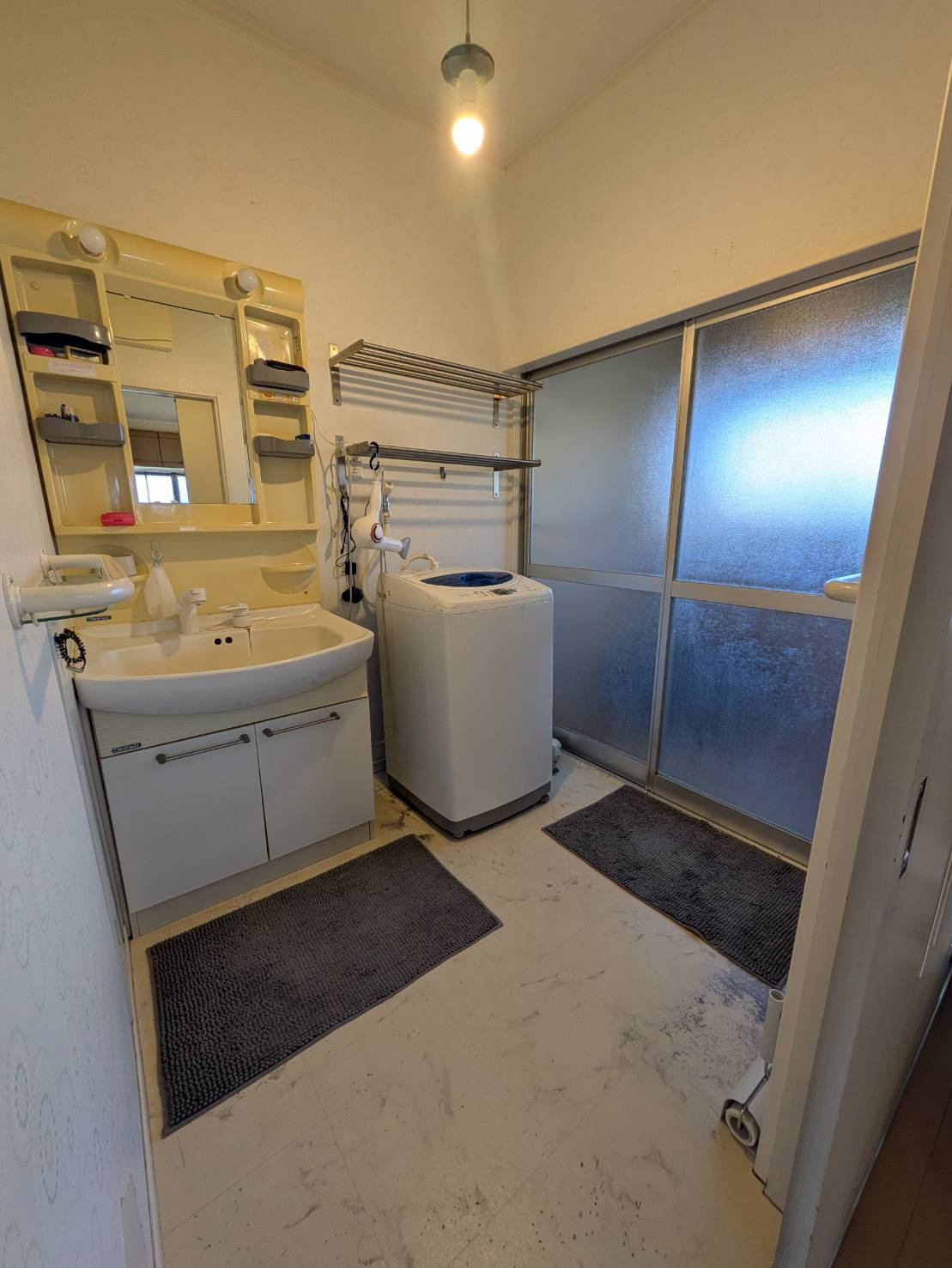 三郷中古戸建ての洗面所|ゆったりとスペースのある洗面所