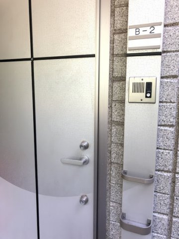 シャトルＵ根岸の玄関|きれいな玄関です