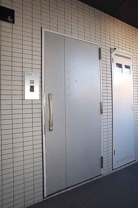 フェニックス横須賀中央の玄関|収納もある玄関です