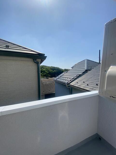 横浜市旭区白根２丁目のアパートのバルコニー