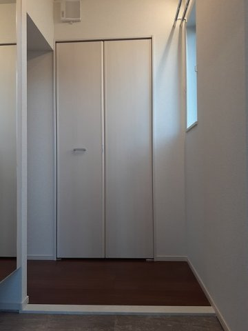 カームプレイン森崎の玄関|明るい玄関です