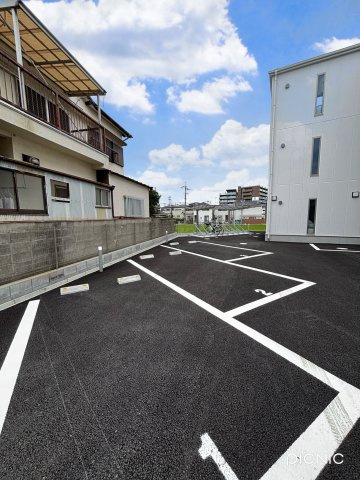 グランコスモ交野の駐車場