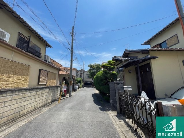 京都市右京区嵯峨広沢南野町　第3期　新築一戸建ての前面道路含む現地写真|現在建築中！落ち着いた街並みで新生活を始めることが出来そう！周辺の物件も併せてご紹介させて頂きます！