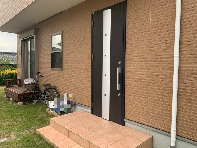 久留米市国分町　中古戸建の玄関