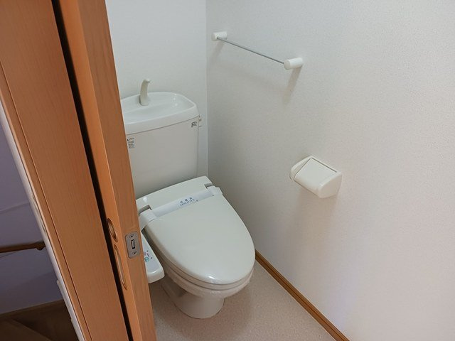 エリクシ－ルのトイレ|落ち着いた色調のトイレです