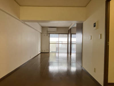 【居間・リビング】 | 高倉マンション | 別居室空室時の写真となります。現況と異なる場合は現況を優先いたします。