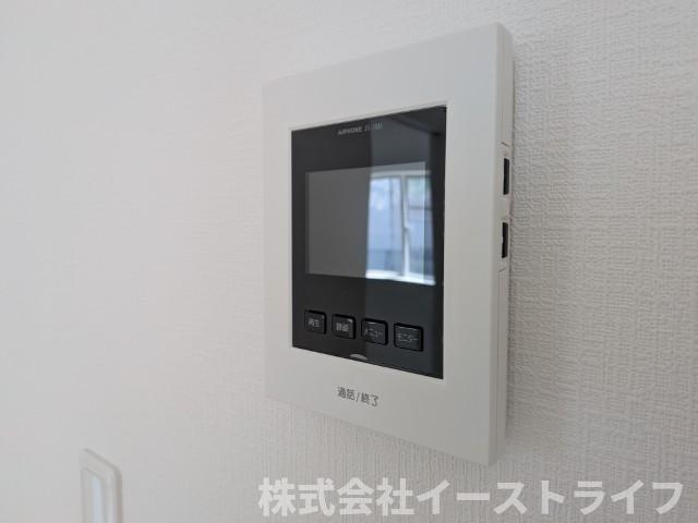 【新築戸建】　いわき市平谷川瀬第2　全3棟のセキュリティ|1号棟写真　テレビモニター付きインターフォンです。玄関のドアを開けることなく来客の顔や声を確認できるため、トラブルの防止につながります。