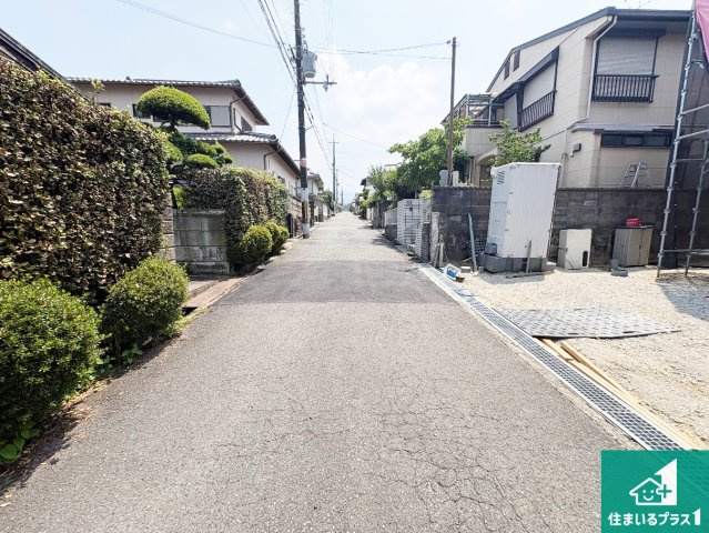 河内長野市北青葉台　第1期　新築一戸建ての前面道路含む現地写真|周辺は落ち着いた街並みの住宅地！子育てがしやすい住環境です！まだ未完成ですが、現地でしかわからない事もございます。是非一度ご覧ください。