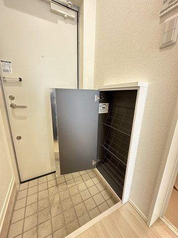 グラン南生田の玄関