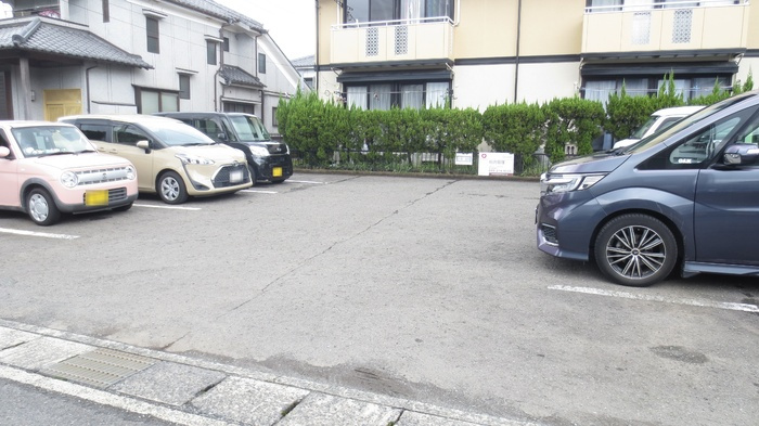 【駐車場】