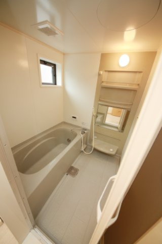 大府市半月町貸家の浴室|別号室の写真となります