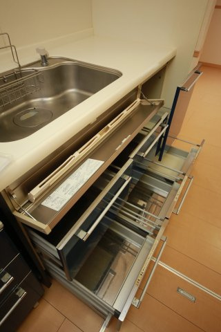 大府市半月町貸家のキッチン