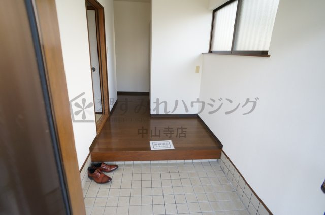 中山台戸建Ⅳの玄関