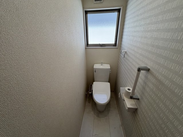 小牧市小松寺2丁目　中古戸建のトイレ|2Fトイレです