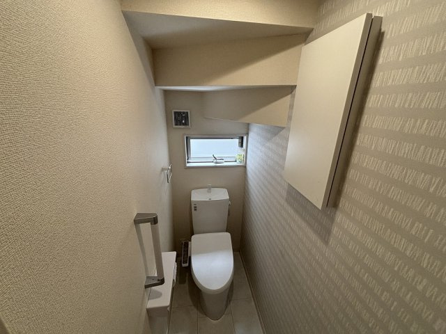 小牧市小松寺2丁目　中古戸建のトイレ|1Fトイレです