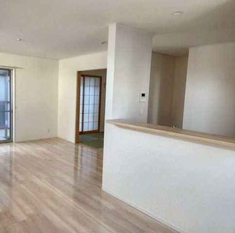 久留米市北野町高良　中古戸建の居間・リビング