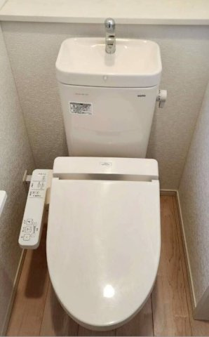 久留米市北野町高良　中古戸建のトイレ