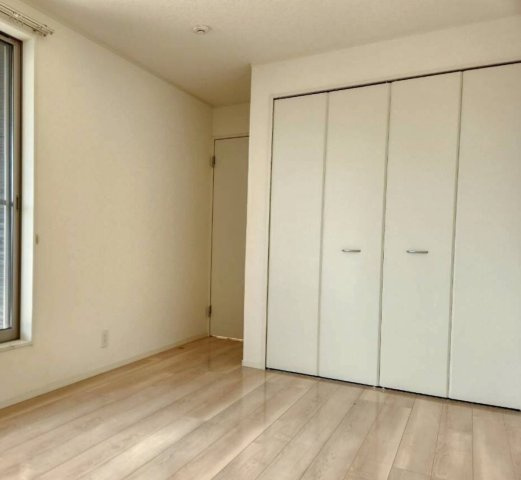 久留米市北野町高良　中古戸建の洋室
