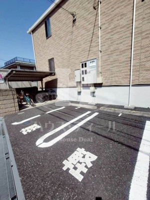 【駐車場】 | ルミエールＣ | 駐車場に車を止められます