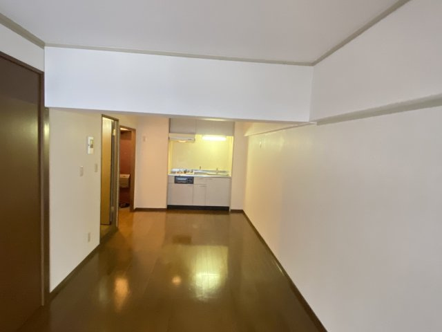 高倉マンションの居間・リビング|別居室空室時の写真となります。現況と異なる場合は現況を優先いたします。