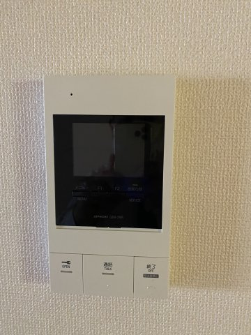 高倉マンションのセキュリティ|TVモニターインターフォン。別居室空室時の写真となります。現況と異なる場合は現況を優先いたします。