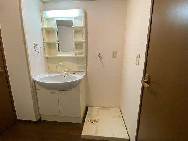 高倉マンションの洗面所|別居室空室時の写真となります。現況と異なる場合は現況を優先いたします。