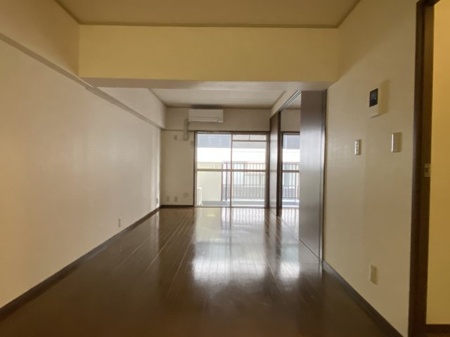 高倉マンションの居間・リビング|別居室空室時の写真となります。現況と異なる場合は現況を優先いたします。
