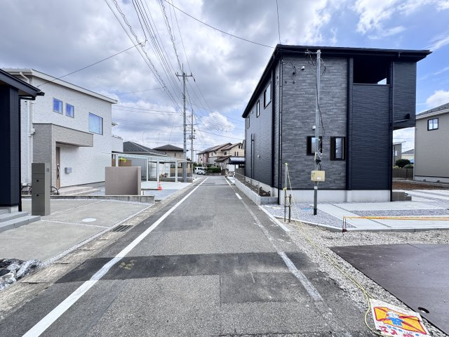 新築　高崎市棟高町1期　4号棟の前面道路含む現地写真|現地写真　北側接道幅員約4.4ｍ
